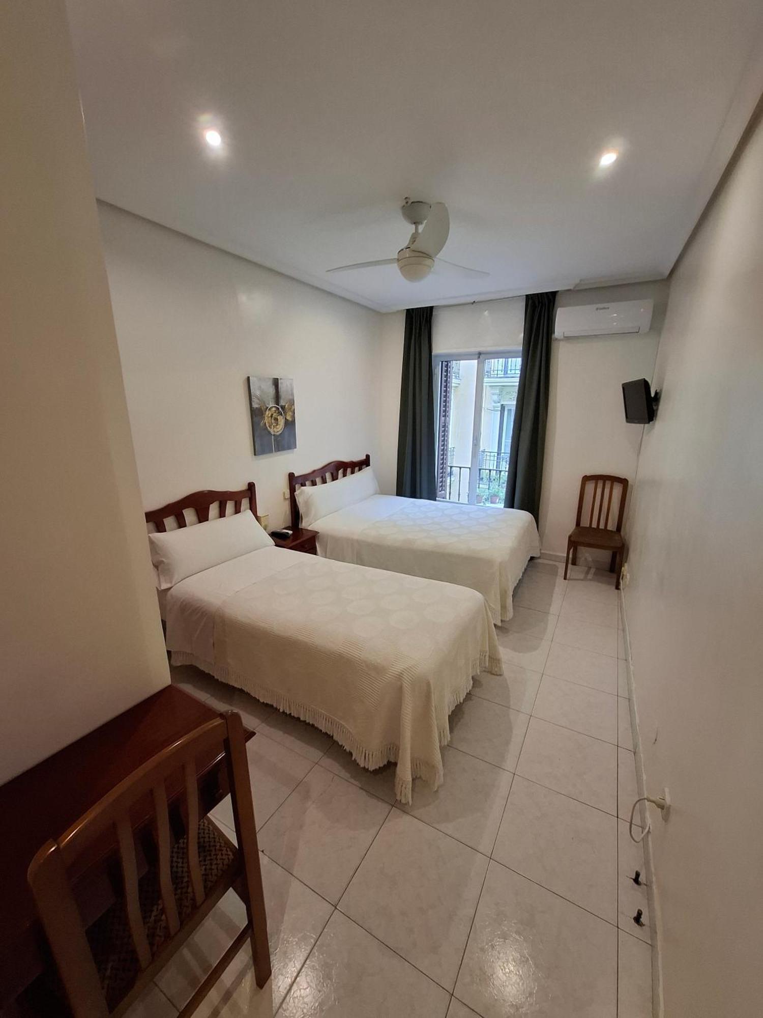 Hostal Villamanez Madrid Dış mekan fotoğraf