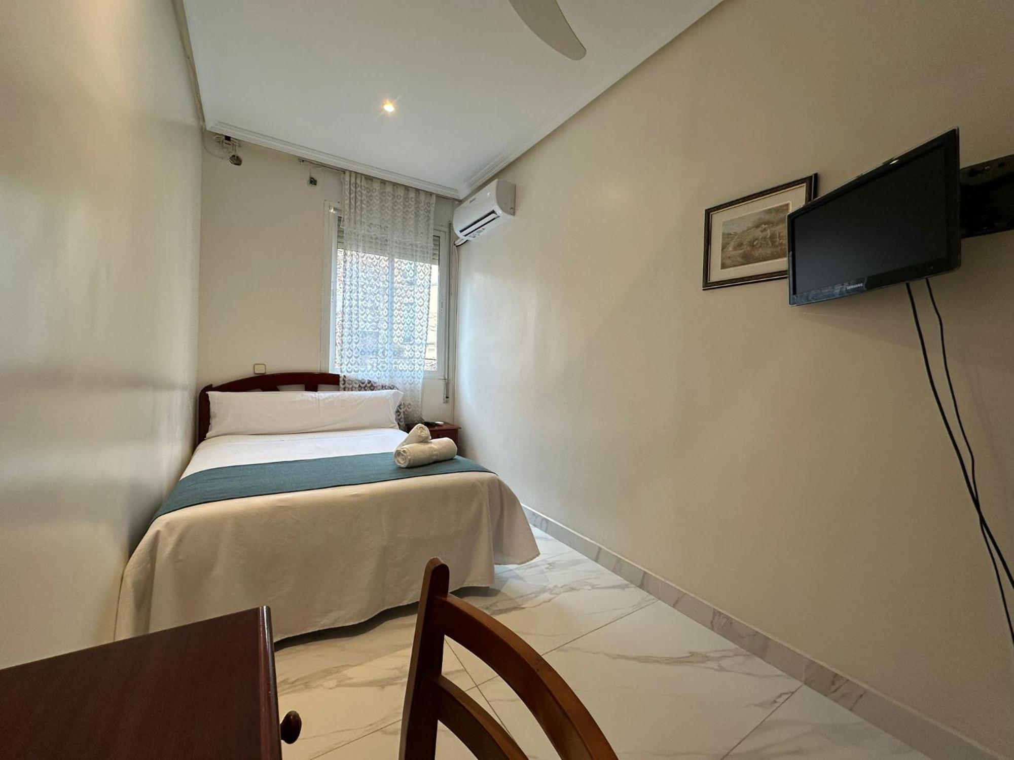 Hostal Villamanez Madrid Dış mekan fotoğraf