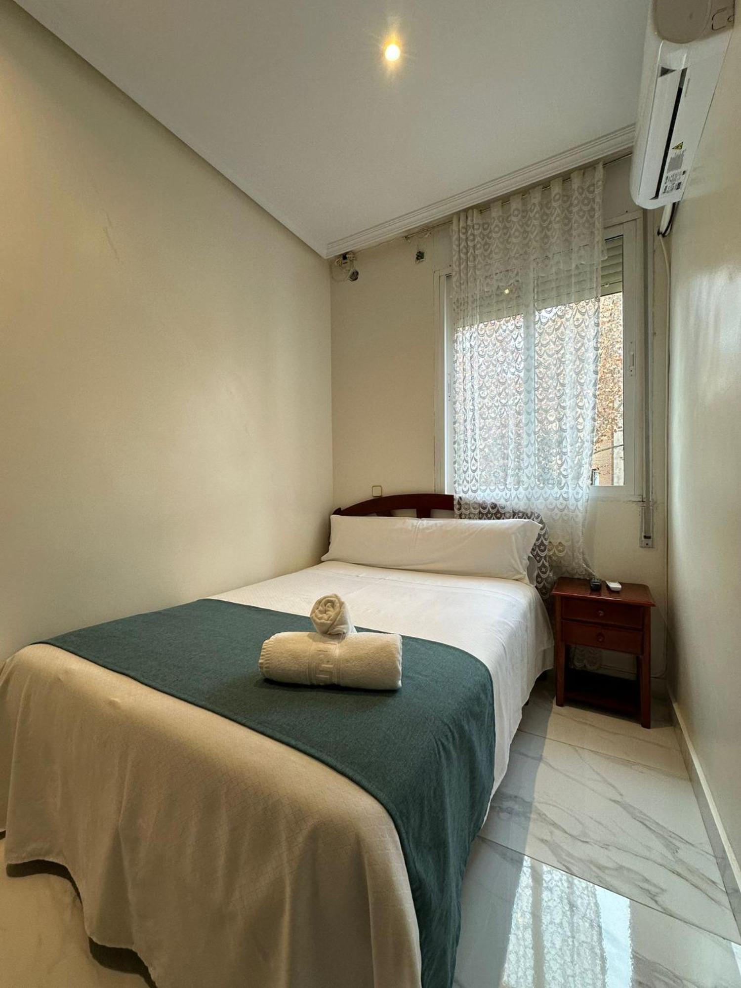 Hostal Villamanez Madrid Dış mekan fotoğraf