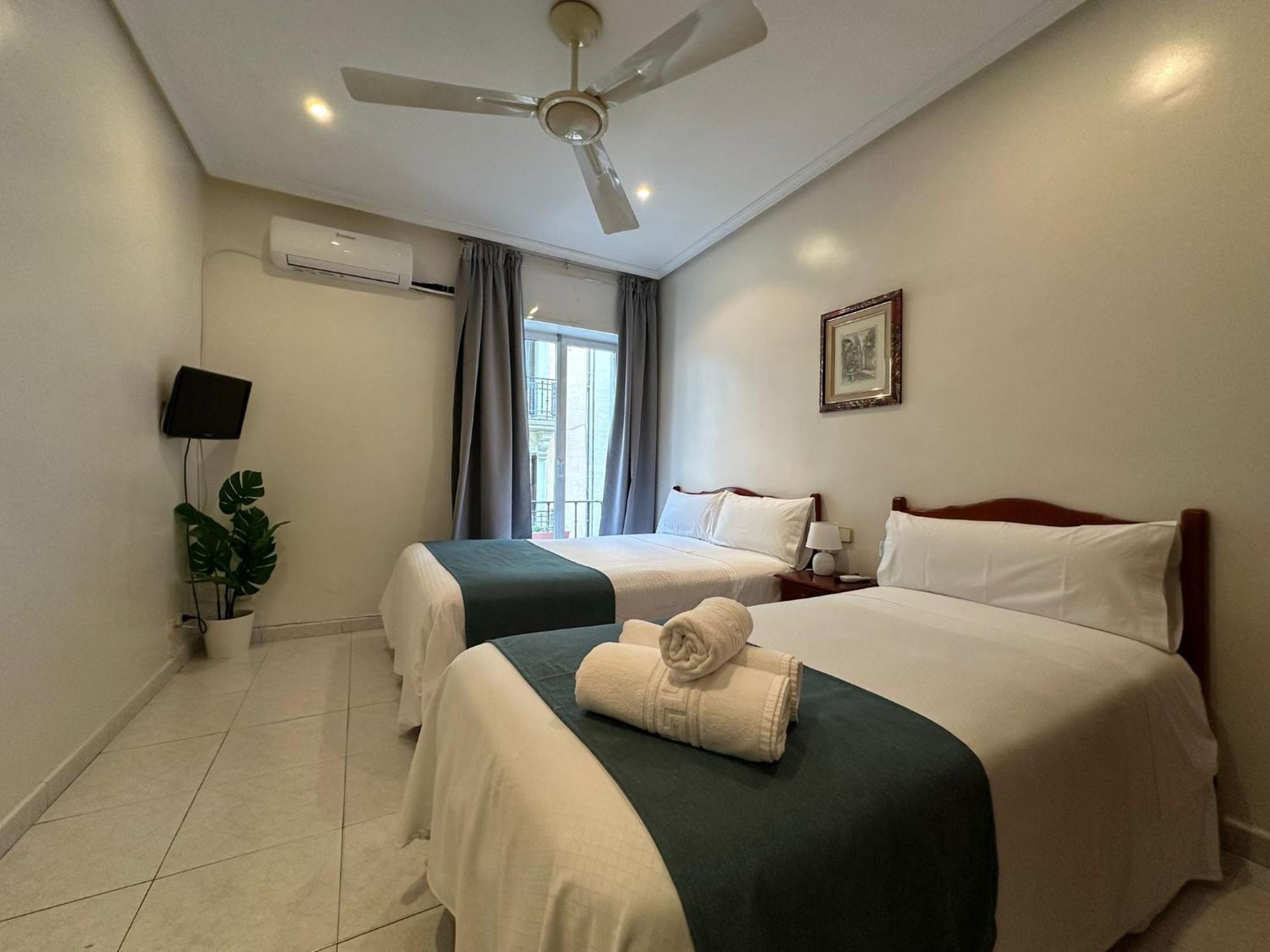 Hostal Villamanez Madrid Dış mekan fotoğraf