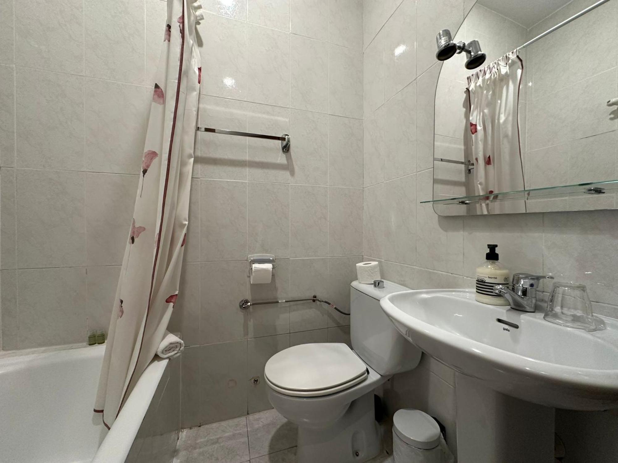 Hostal Villamanez Madrid Dış mekan fotoğraf